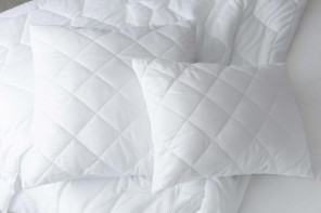 Подушка Стеганая 70х70 "Бамбуковое волокно" Comfort Белый